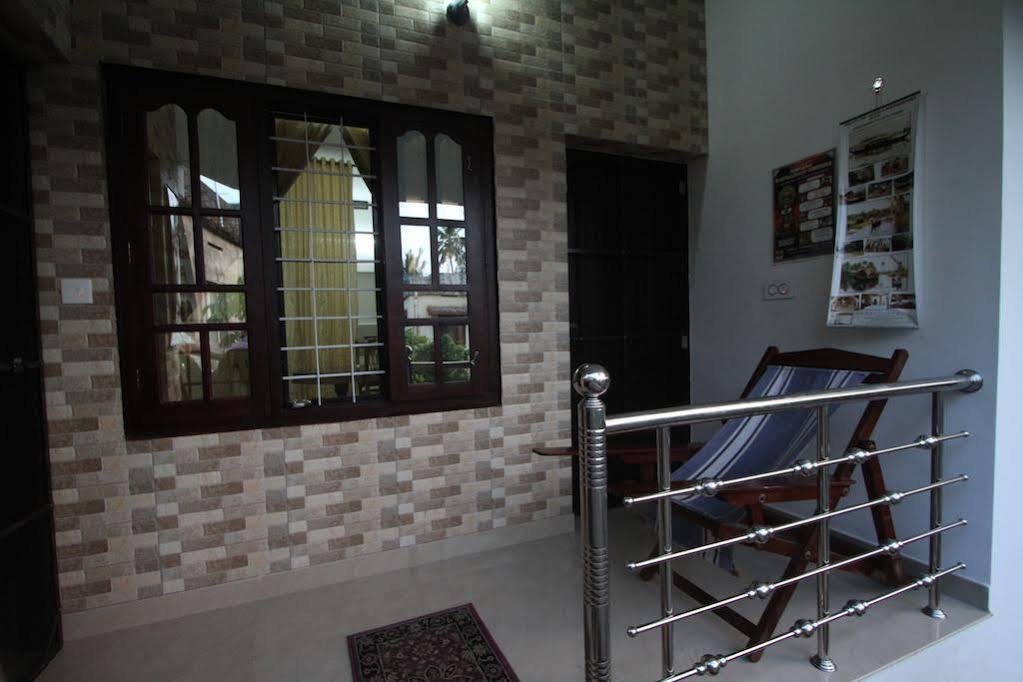 Aaron'S Homestay Kochi Esterno foto