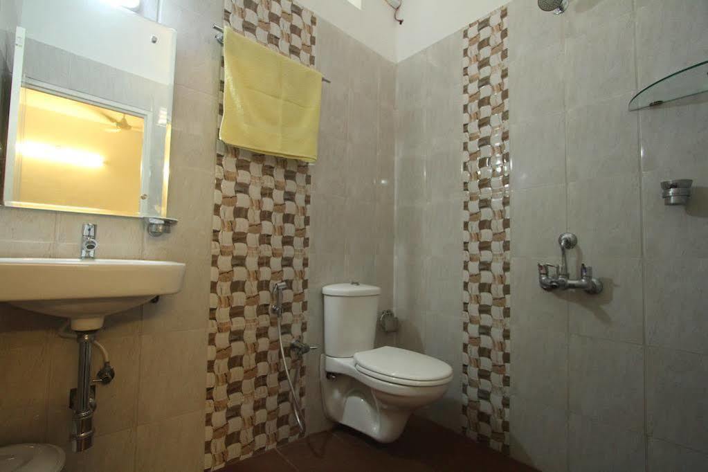 Aaron'S Homestay Kochi Esterno foto