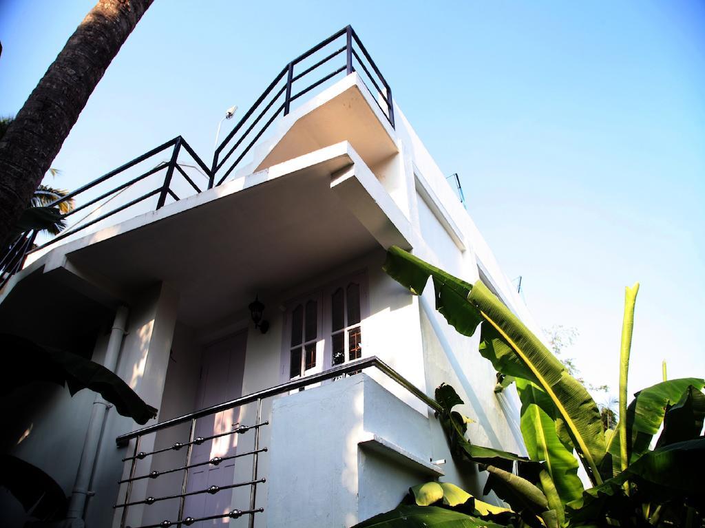 Aaron'S Homestay Kochi Esterno foto