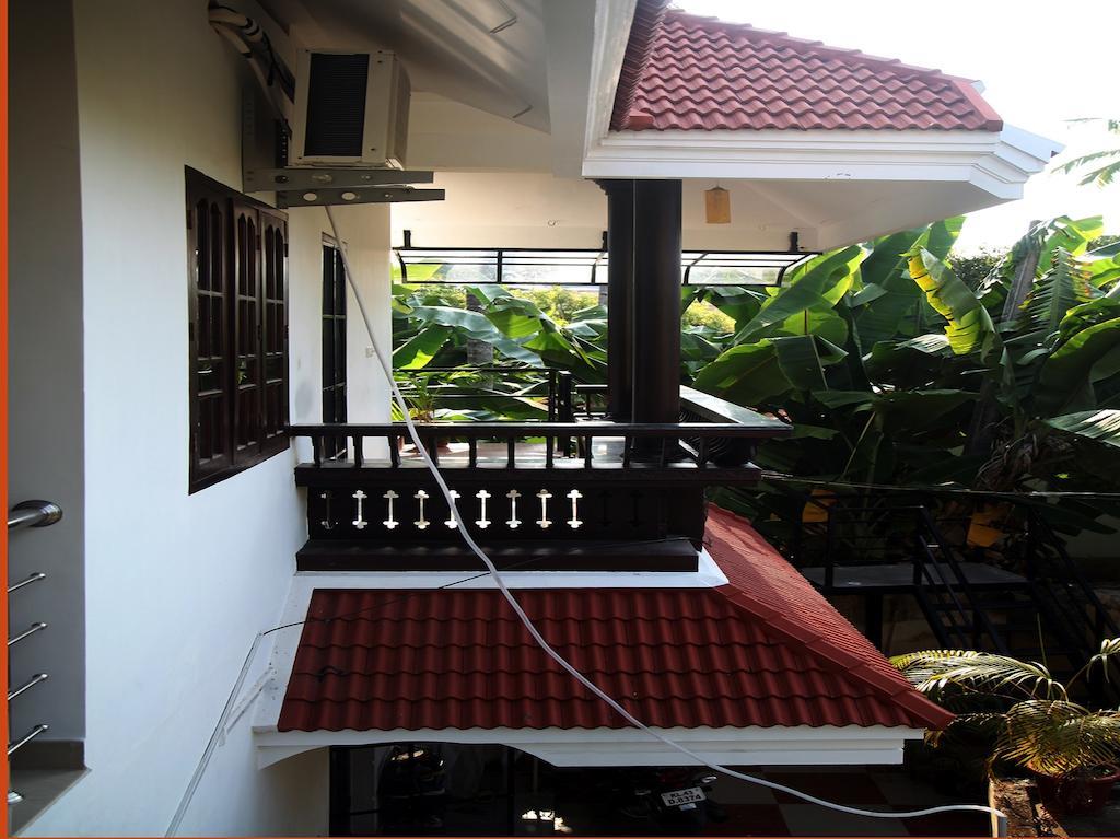 Aaron'S Homestay Kochi Esterno foto