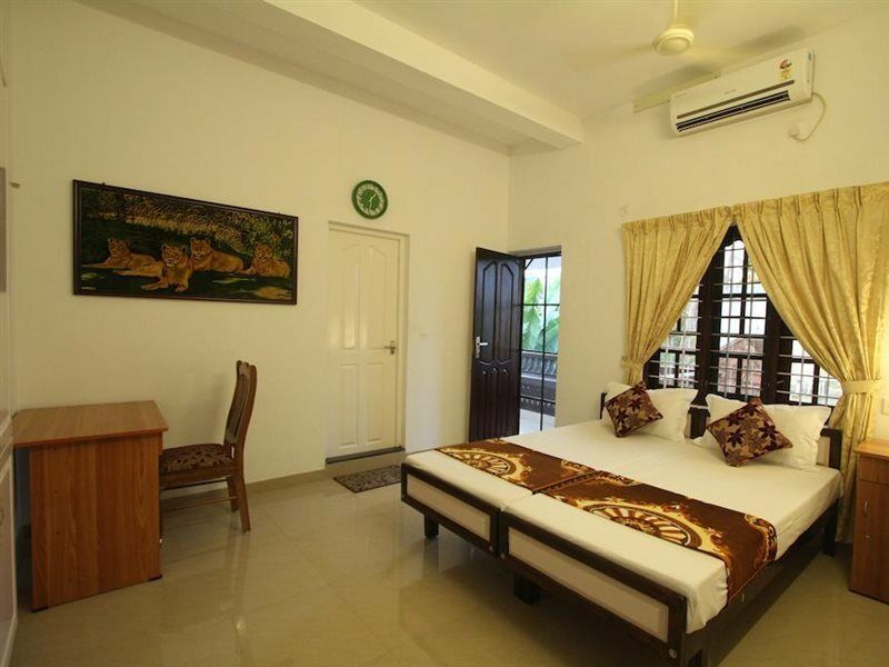 Aaron'S Homestay Kochi Esterno foto
